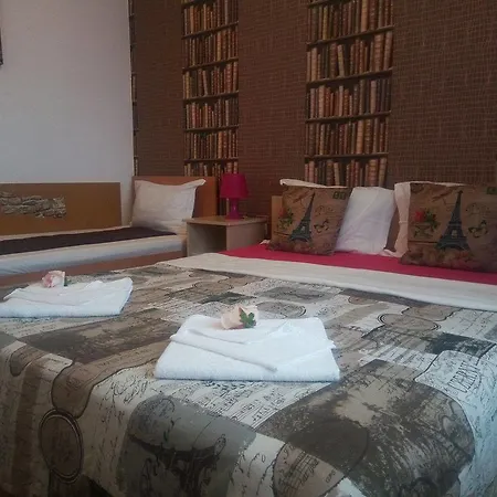 Comfort בית הארחה 3*