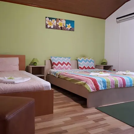ゲストハウス Comfort ブカレスト